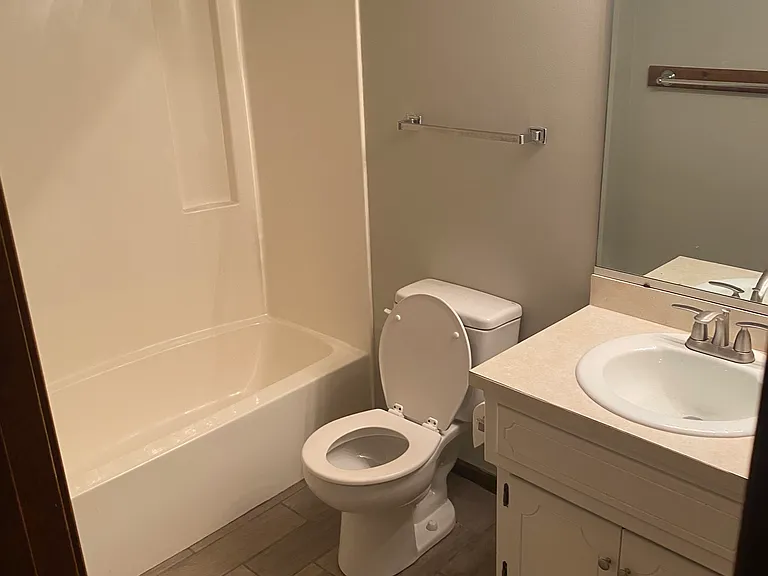 1501 Medinah Rd — Photo 15