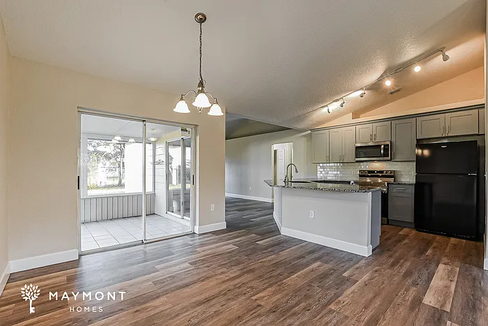 2897 Grayton St — Photo 5