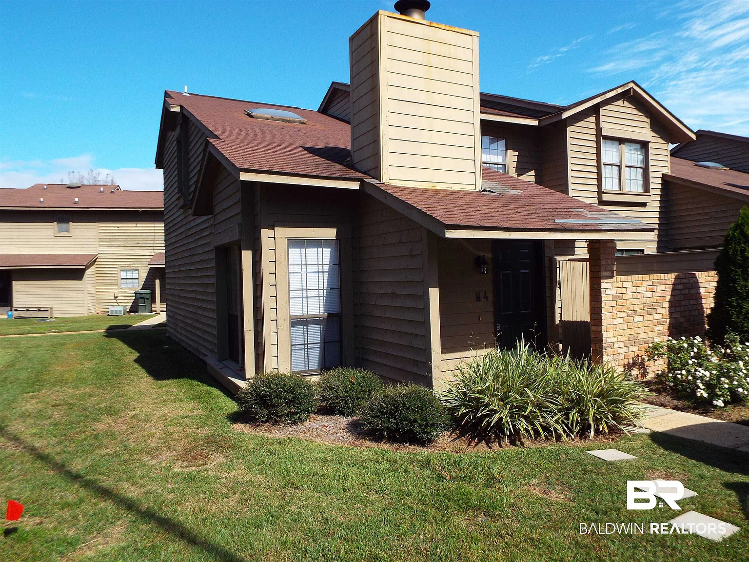 3 bed, 2.0 bath, 1378 sqft, $1,500 — Photo 1
