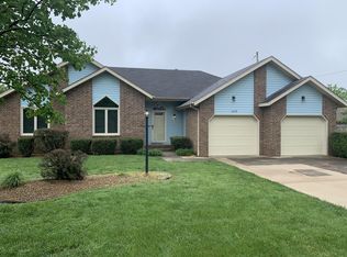 1472 E Arlington St, Springfield, MO 65803