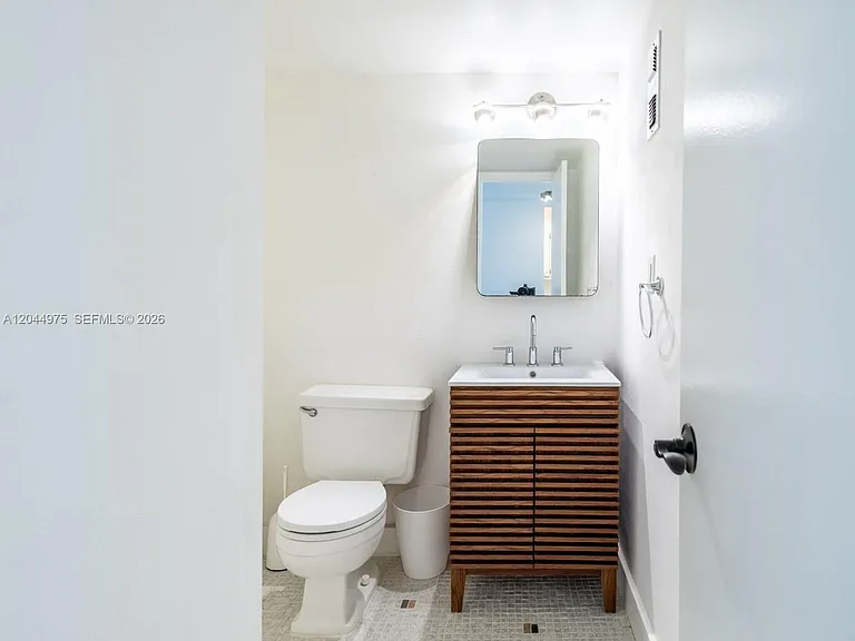 6900 Bay Dr #6H — Photo 13