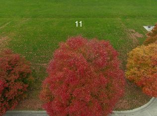 11 Independence Dr, Le Roy, IL