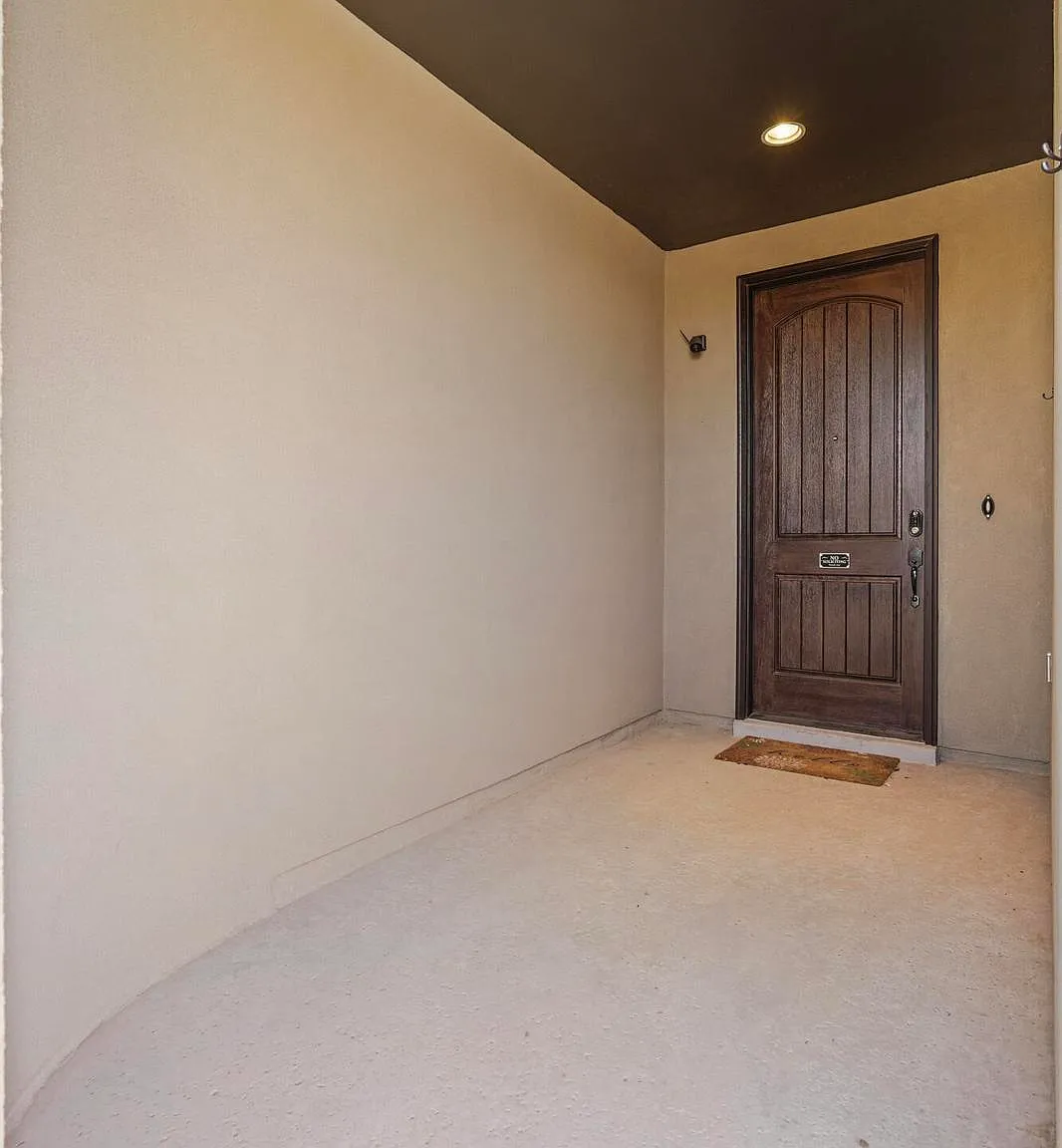 4 bed, 2.0 bath, 1812 sqft, $2,000 — Photo 4