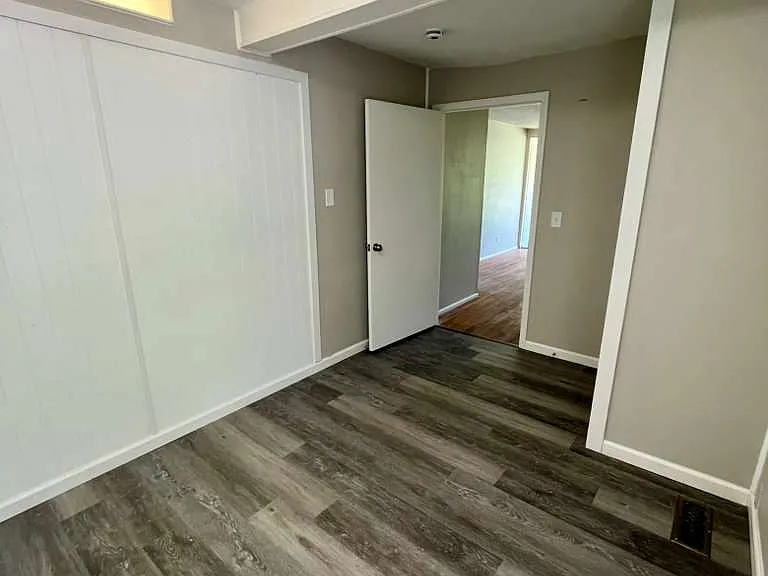 10300 Dudley Dr — Photo 10