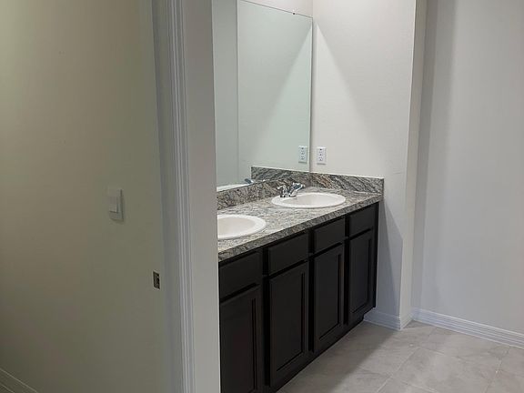 4th image of 1808 Post Oak Dr