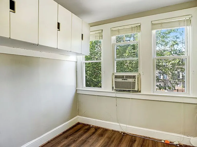 821 Kentucky Ave SE — Photo 26