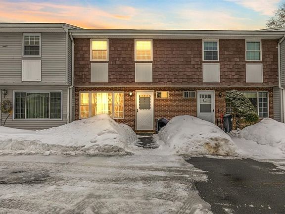 2nd image of 945 Riverside Dr APT 3B