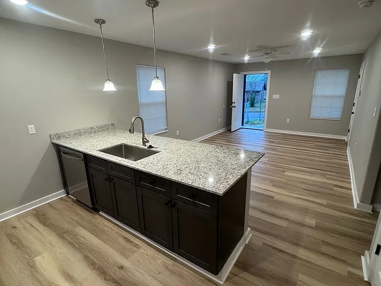 3802 Hollis Dr — Photo 6