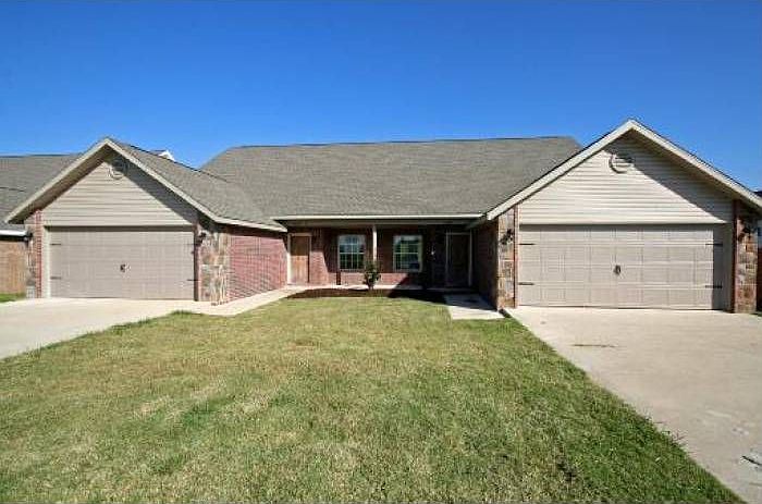1st image of 3304 SW Deerfield Blvd #2