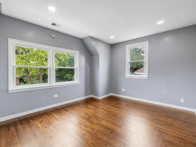 3841 W Eddy St #2 — Photo 3