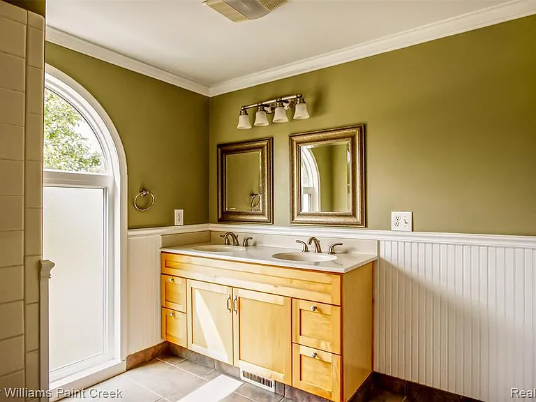 1346 Arbor Creek Dr — Photo 28