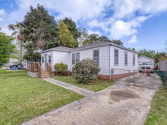 4th image of 208 Berry Rd