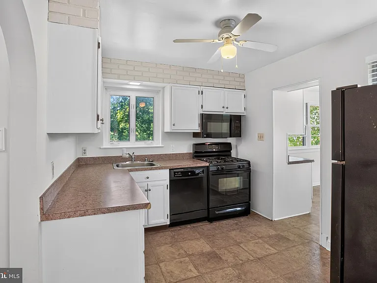 5915 Ryland Dr — Photo 8