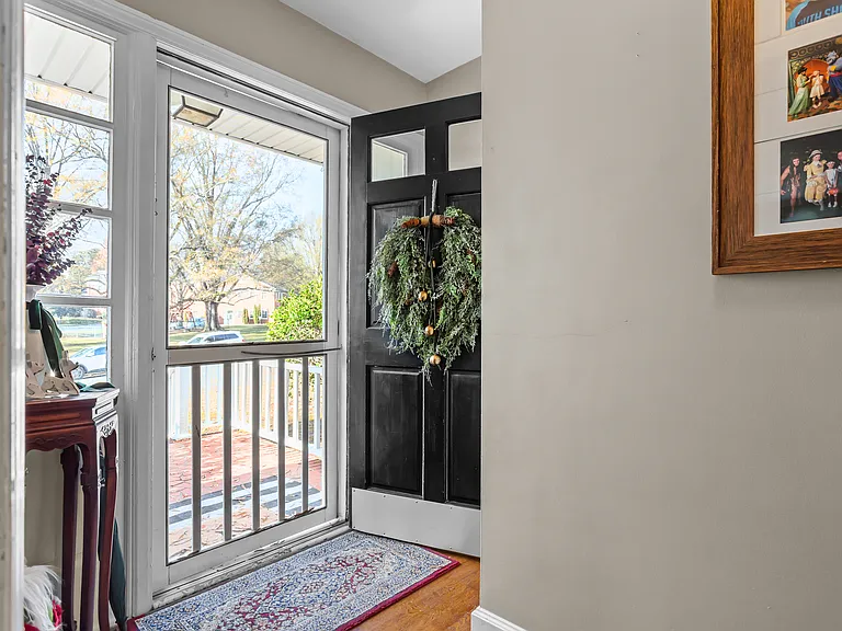 2100 Villa Dr — Photo 11