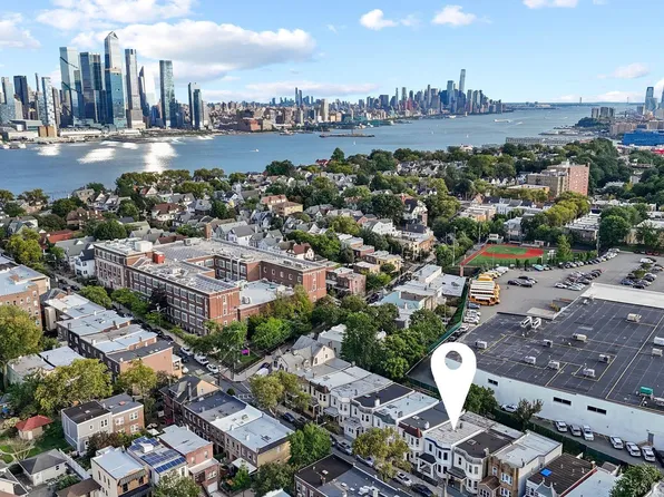 83 Liberty Place image 35 of 39