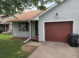 2081 S Ridge Dr, Coralville, IA 52241