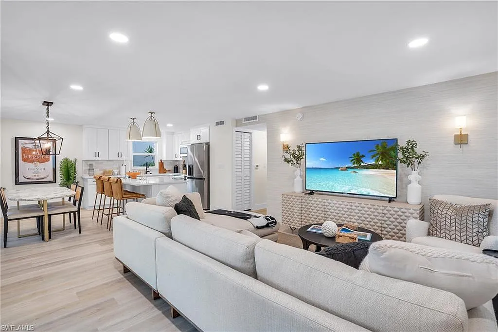 2 bed, 2.0 bath, 1249 sqft, $7,000 — Photo 1