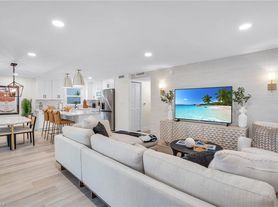 1549 Sandpiper St, Naples, FL