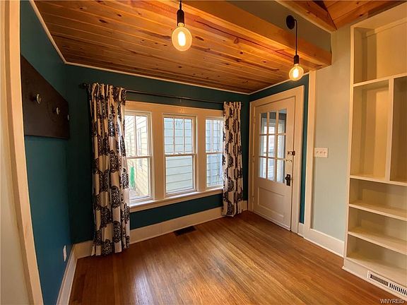 4th image of 173 Whitney Pl