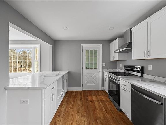 3rd image of 949 South St