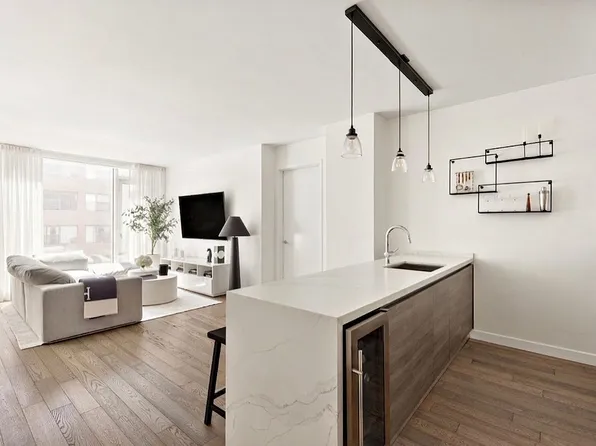 505 W 43rd St #4H, New York, NY 10036