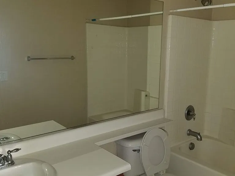 6616 W Adams St — Photo 15