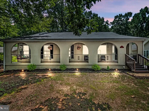 135 Washington St, Locust Grove, VA 22508