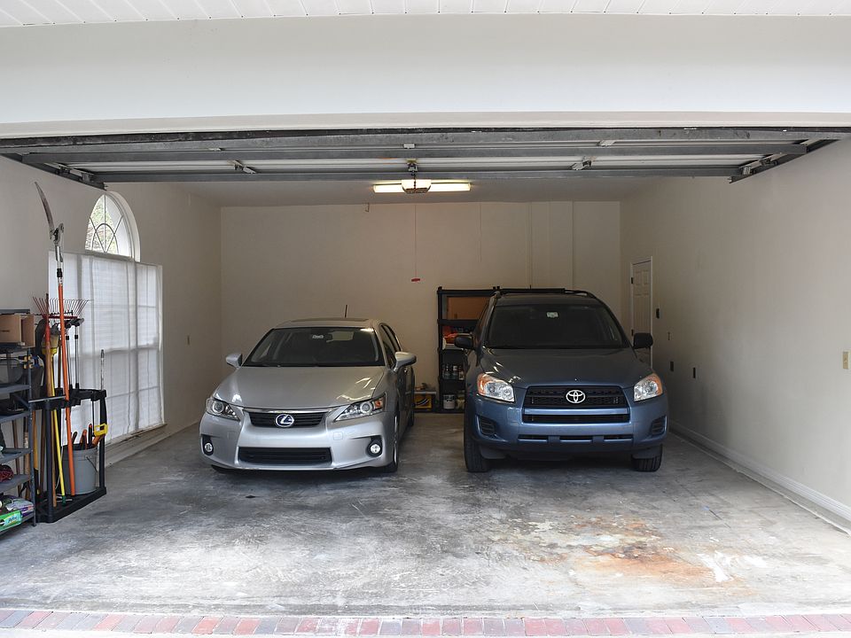 oversized 2 car garage 