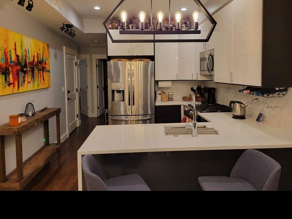 Modern and fully equipped kitchen