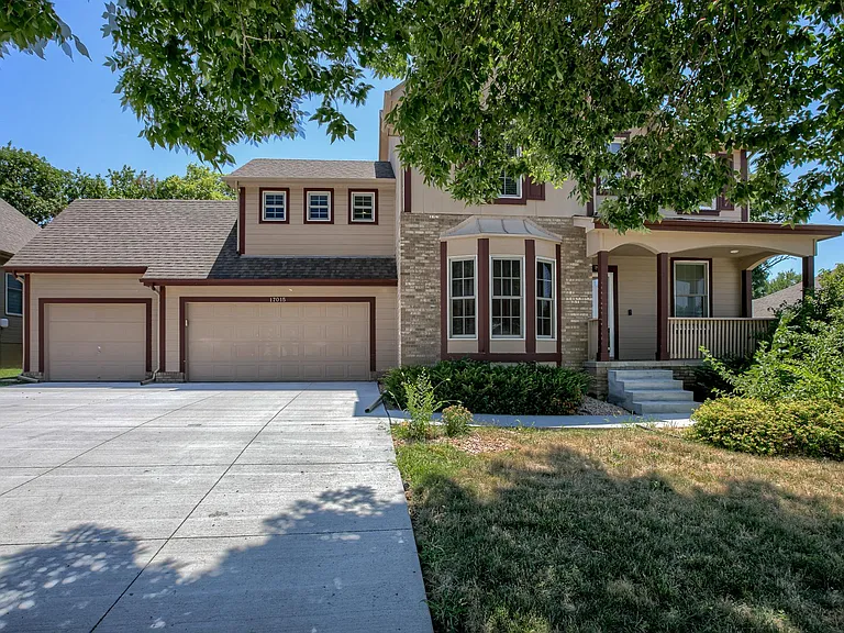 17015 Briar St — Photo 1