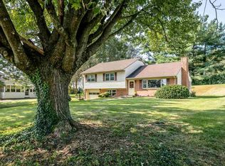 4 Baldwin Dr, Staunton, VA 24401