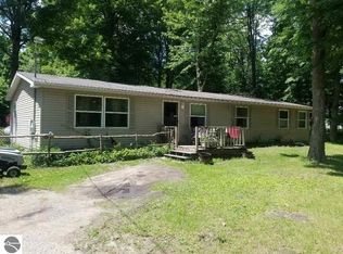 198 S Ferris Rd, Sumner, MI 48889