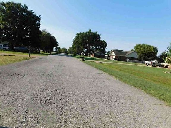 Exterior Neighborhood (street photo)