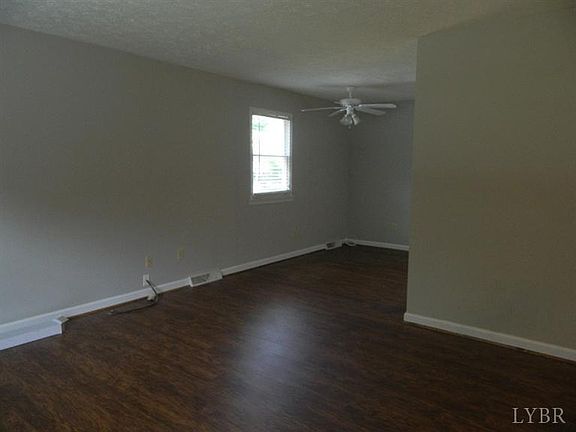 3rd image of 101 Jefferson Woods Dr