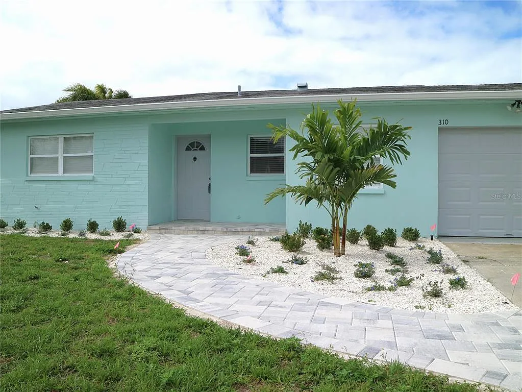 Building Photo - 310 Westwinds Dr