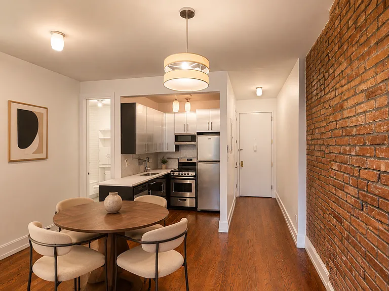 22 Covert St #2F — Photo 3