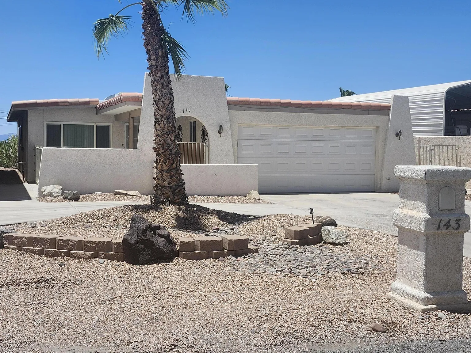 3 bed, 2.0 bath, 1120 sqft, $1,600 — Photo 2