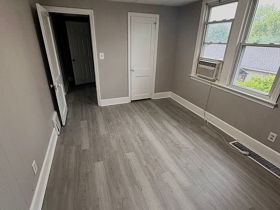3rd image of 16 Lanning St Floor 2