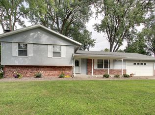 1252 Curtis Creek Rd, Quincy, IL 62301