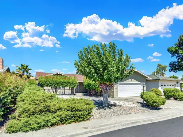 184 Carlsbad Circle, Vacaville, CA 95687