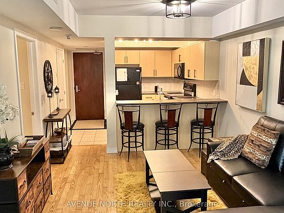 5th image of 200 Rideau St #411