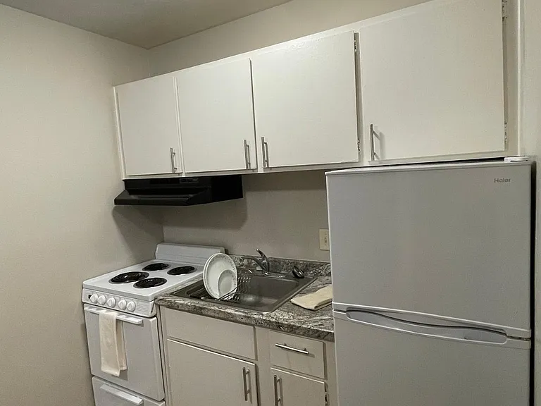 140 Wood Street — Photo 8