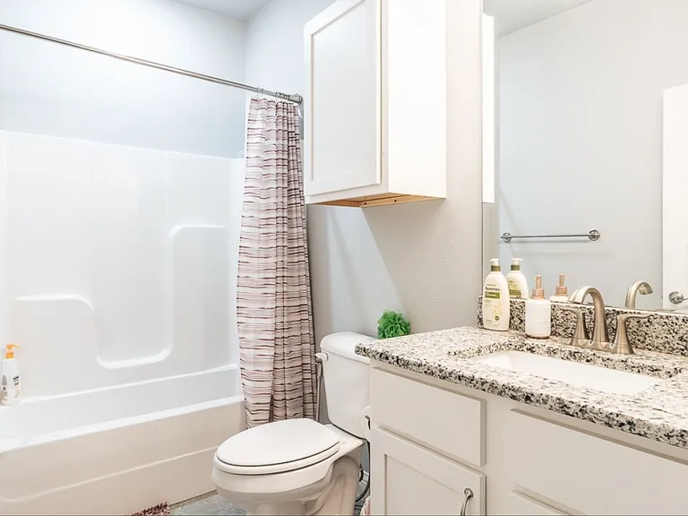 2306 SW Poppy St #1 — Photo 12