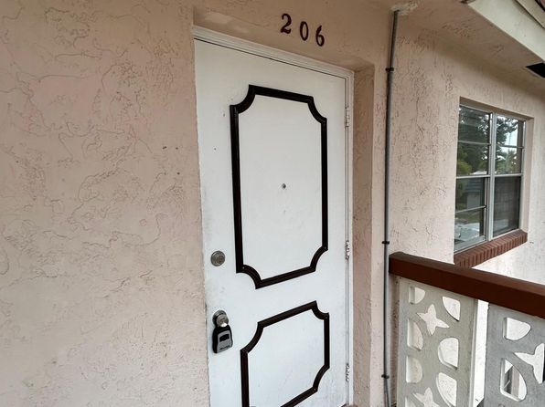 6033 SW 35th St APT 206