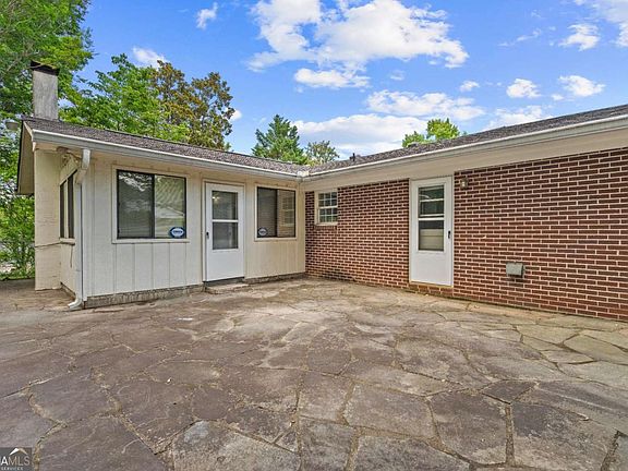 4th image of 204 Sherwood Dr