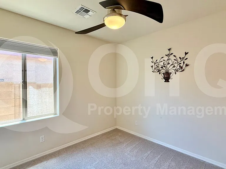 263 E Jade Dr — Photo 10