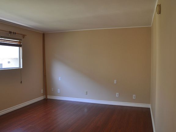 5th image of 5400 Lindley Ave Unit 207