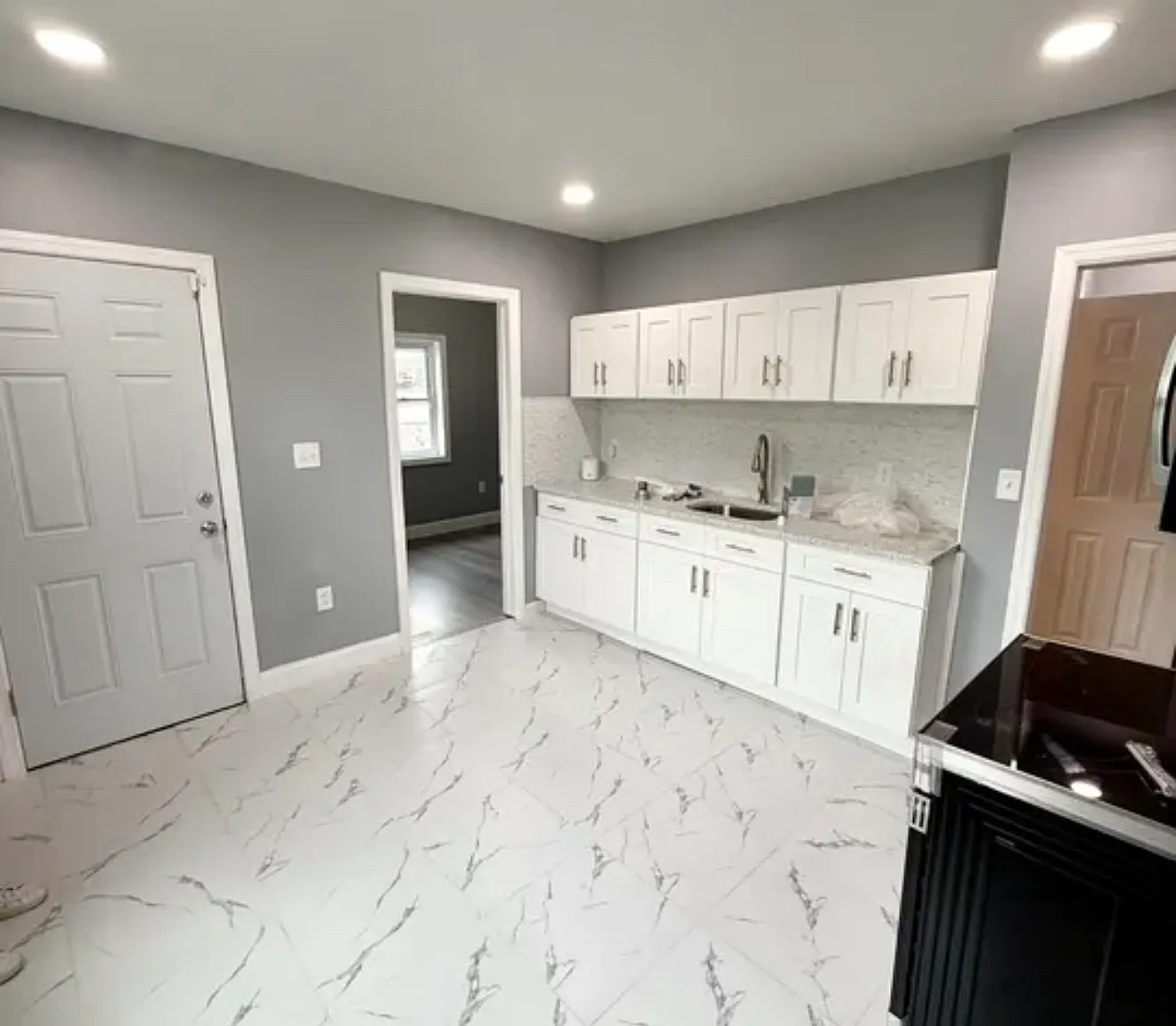 3 bed, 927 sqft, $1,750 — Photo 3