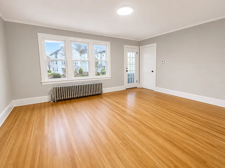 222 Quaker Ln S #3 — Photo 6