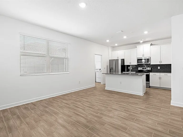 3053 Ella Way — Photo 12